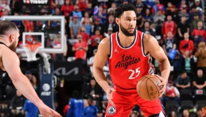 澳洲天才无视尼克斯橄榄枝 本·西蒙斯正考虑退役？